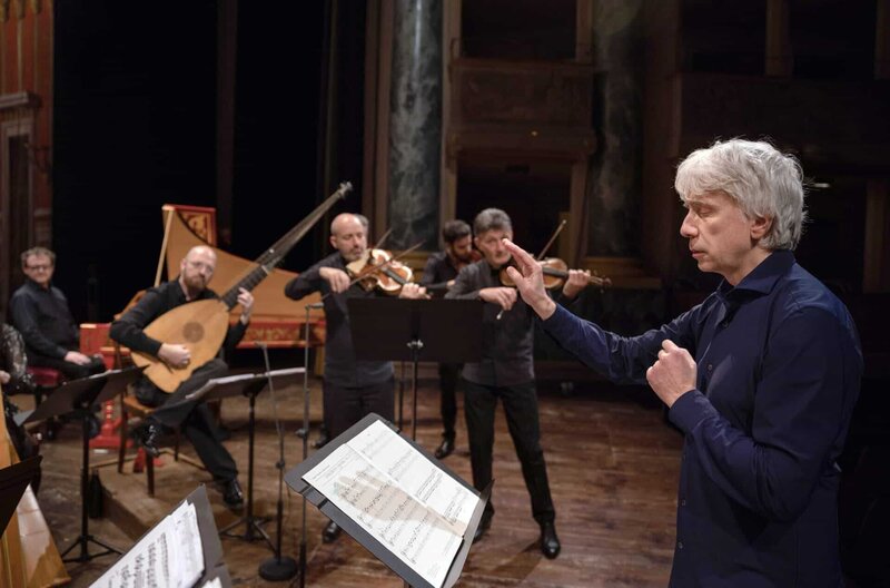 2 Virtuosen auf der Geige - Isabelle Faust spielt Locatelli