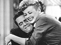 Streit und Versöhnung in Perfektion: Lucy (Lucille Ball) und Ehemann Ricky (Desi Arnaz)