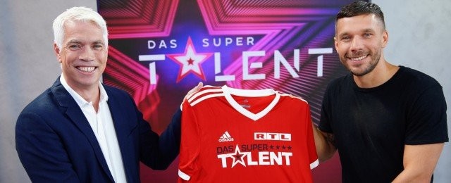Fußballstar Lukas Podolski (r.) sollte "Das Supertalent" retten - doch es kam anders.