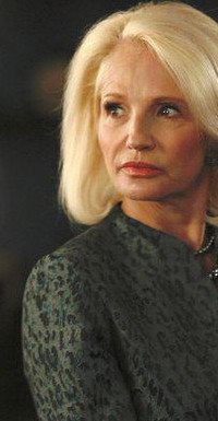 Jane (Ellen Barkin) wählt aus Überzeugung Mitt Romney