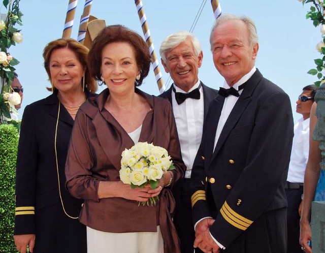 Ein Abschied und die große Liebe: Horst Neumann (2. v. r.) verlässt 2010 nach 27 Jahren das "Traumschiff"