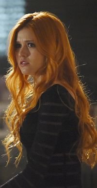 Hauptfigur Clary Fray dargestellt von Katherine McNamara