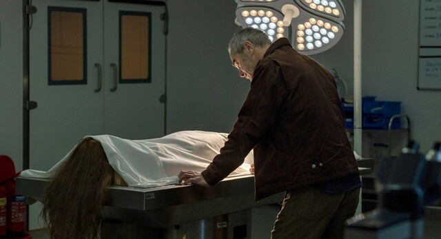 Danny (James Nesbitt) ist erschüttert, nachdem die unbekannte Tote sich als seine Tochter Christina entpuppt.