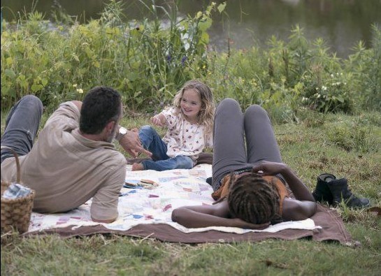 Noch herrscht trautes Familienglück bei Rick (Andrew Lincoln, Judith und Michonne (Danai Gurira)