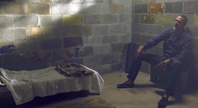 Für Negan (Jeffrey Dean Morgan) ergibt sich eine unerhoffte Möglichkeit auf Freiheit. Wie wird er sie nutzen?