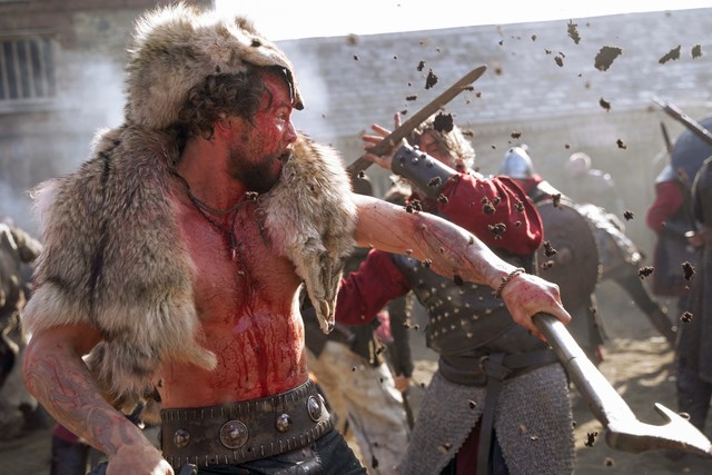 Auch in "Vikings: Valhalla" geht es blutig zur Sache: Leo Suter als Harald im Kampf