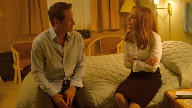 Ein Highlight der neuen Folgen: Mulder und Scully philosophieren in "Galgenmännchen" über das Älterwerden und kommen sich wieder näher. (Bild: FOX)