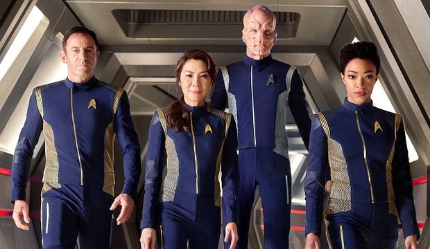 Hauptfiguren mit vielen Facetten: Captain Lorac (Jason Isaacs), Captain Georgiou (Michelle Yeoh) und Lt. Saru (Doug Jones)