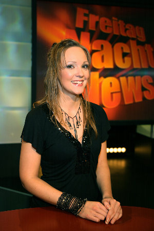 Carolin Kebekus 2006 als Moderatorin der "Freitag Nacht News"